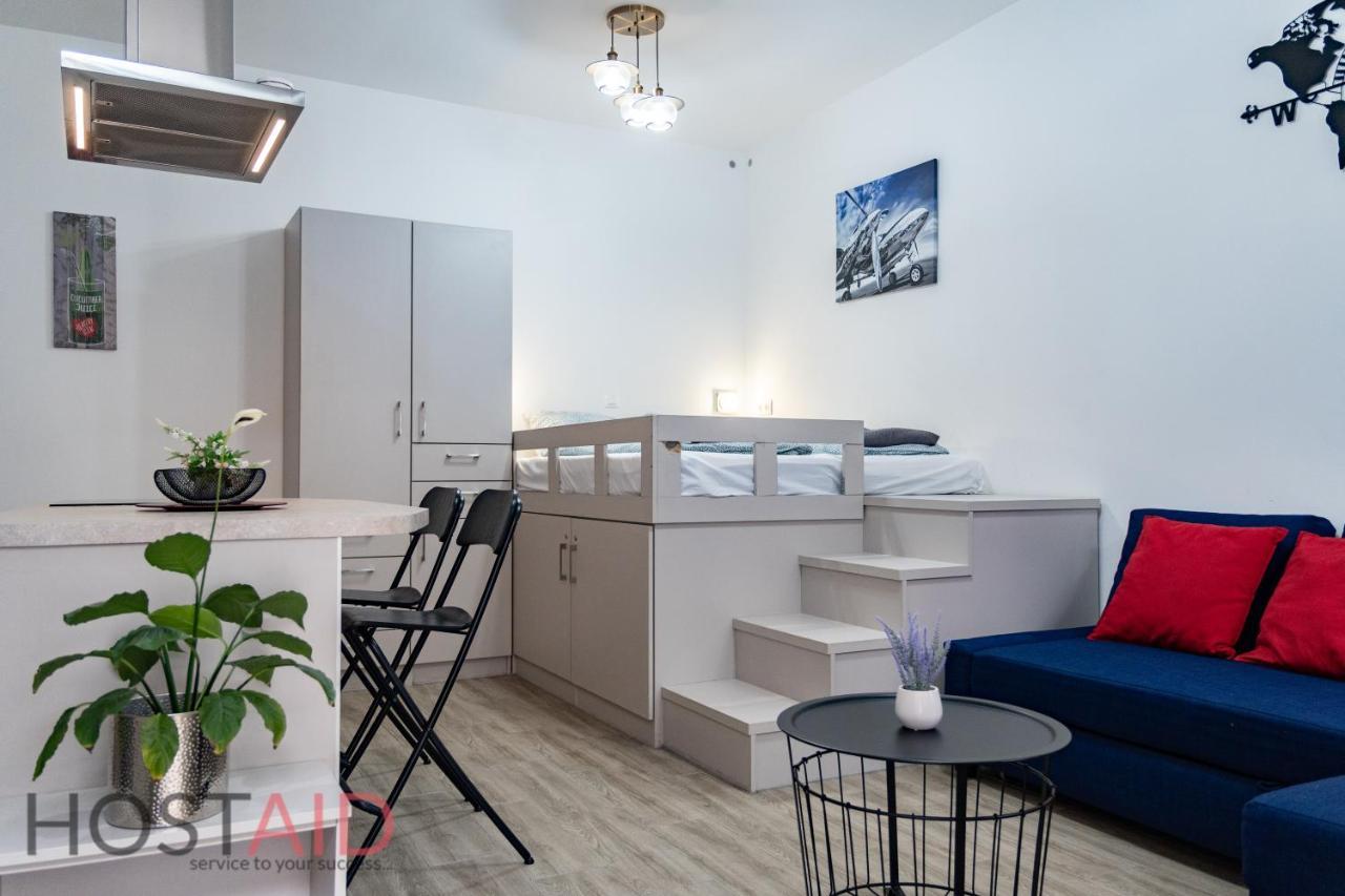 B17 Apartment - Hostaid Budapest Exterior photo